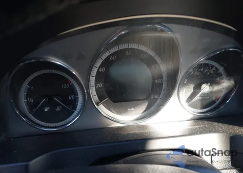 2010 Mercedes-Benz C 300 Luxury 4Matic/Sport 4Matic z USA, uszkodzony, nr VIN WDDGF8BB6AR103713